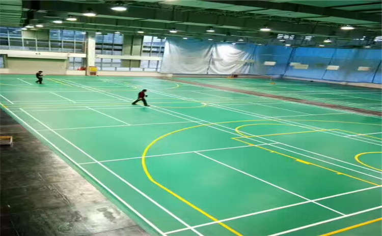 硬木企口風(fēng)雨操場(chǎng)運(yùn)動(dòng)地板廠家報(bào)價(jià)表