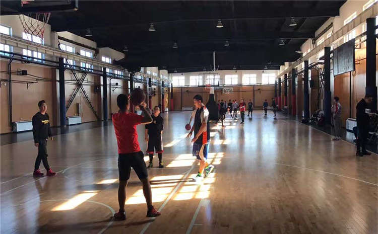 拼接板風(fēng)雨操場(chǎng)地板規(guī)格