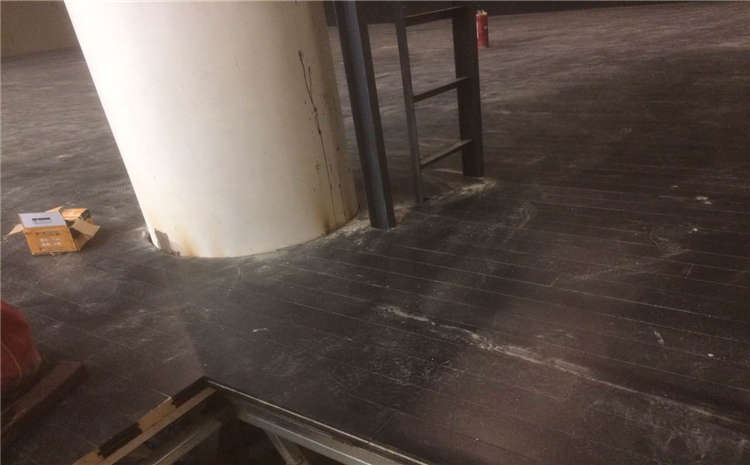 體育木地板的含水率