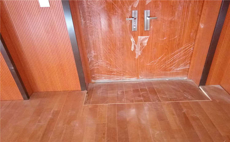 24厚籃球館木地板一般多少錢?