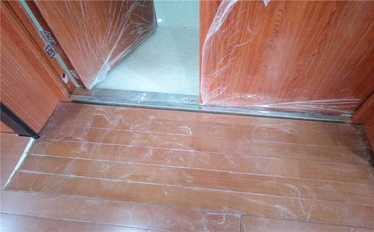 學(xué)校乒乓球館木地板**是多少錢?