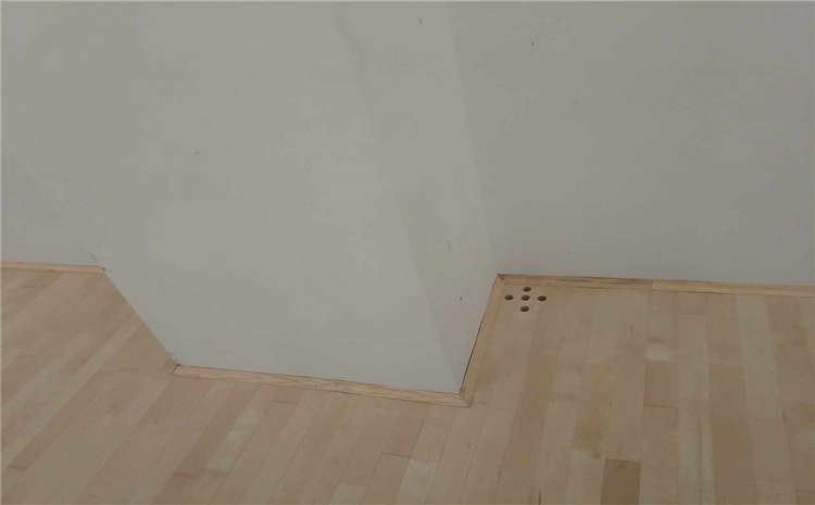 舞臺(tái)木地板起翹有辦法嗎？