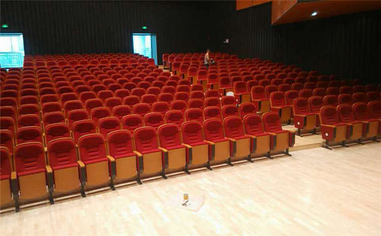 五角楓舞臺木地板一般多少錢?