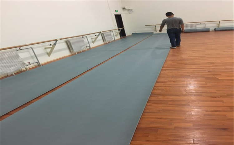 橡膠木乒乓球館木地板一平米價(jià)格