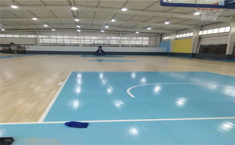 專業的風雨操場地板多少錢一平米?