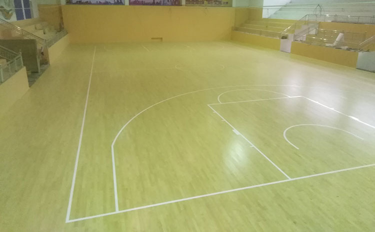 24厚排球館木地板怎么翻新