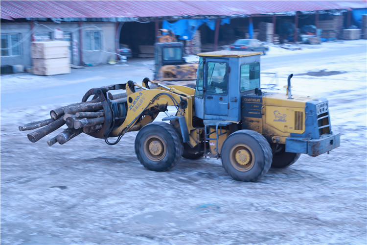 實木運(yùn)動地板工廠