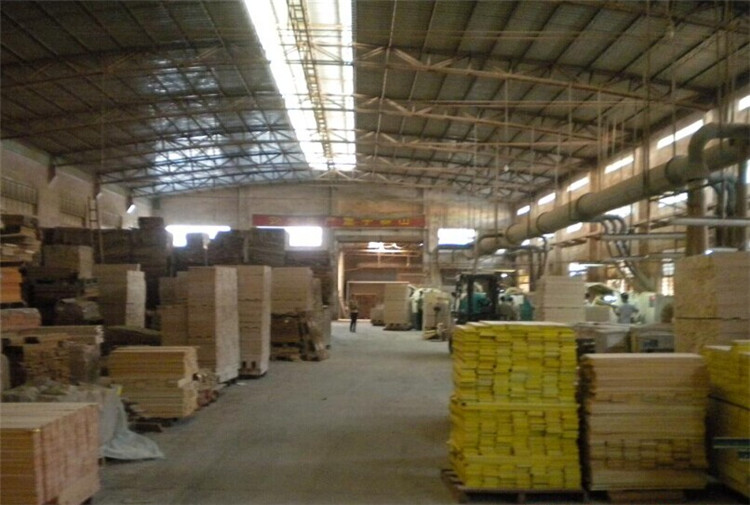 實木運(yùn)動地板工廠