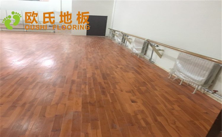 北京市舞蹈學(xué)院舞蹈室木地板