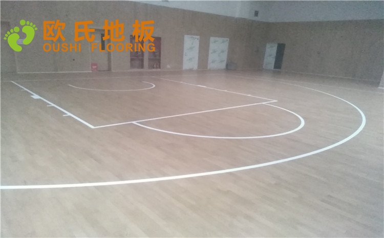 青島市黃島區(qū)濱海街道中心小學體育館木地板圖片