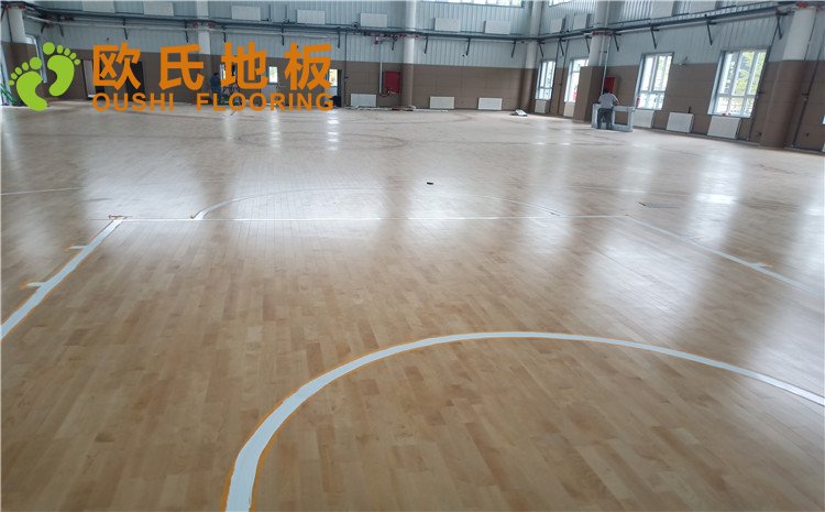 新疆克拉瑪依市獨山子虹園小區體育館木地板項目——歐氏實木運動地板