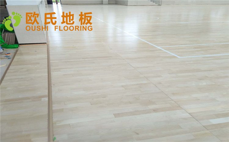 贛州市寧都縣城關(guān)小學(xué)九章路校區(qū)體育館木地板項(xiàng)目—?dú)W氏實(shí)木運(yùn)動(dòng)地板